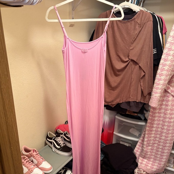 Skims Petal Long Soft Lounge Dress - Picture 2 of 3